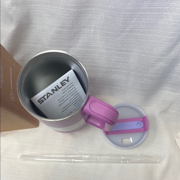 NIB - Stanley Quencher H2.0 40oz Tumbler in Purple/Pink - Picture 4 of 6